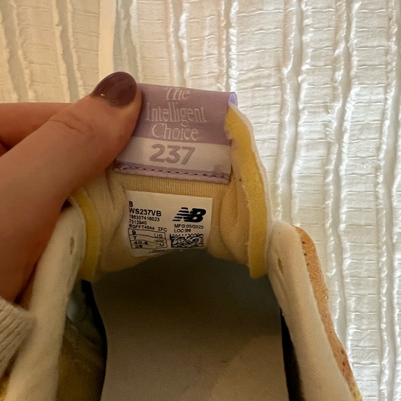 Colorful New Balance 237 - Picture 3 of 3